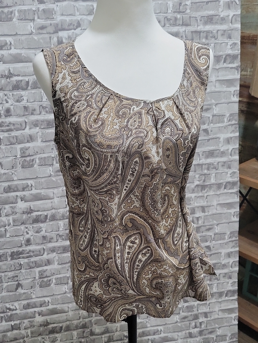 Talbots 100% Silk Brown And Cream Paisley Sleeveless Top Womens Sz 10